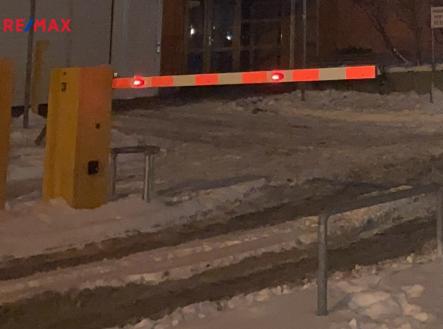 Vjezd | Pronájem - malý objekt/garáž