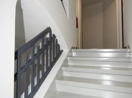 schodiště | Pronájem bytu, 2+kk, 49 m²