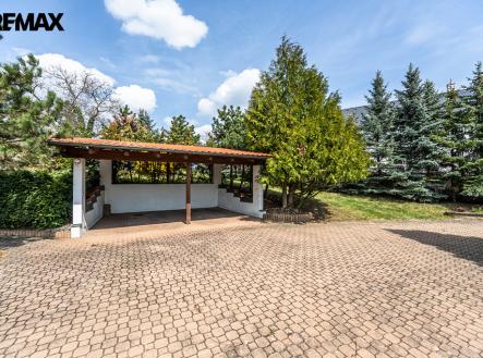 garáž pro dvě auta na pozemku | Prodej - pozemek pro bydlení, 1 550 m²