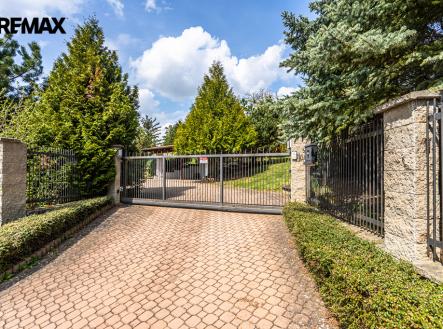 vjezd na pozemek | Prodej - pozemek pro bydlení, 1 550 m²