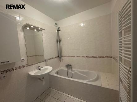 photo-2025-04-27-17-27-36-16.jpg | Pronájem bytu, 2+1, 72 m²