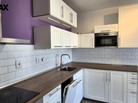 Plně vybavená kuchyňská linka IKEA se všemi spotřebiči včetně lednice. | Pronájem bytu, 2+kk, 58 m²