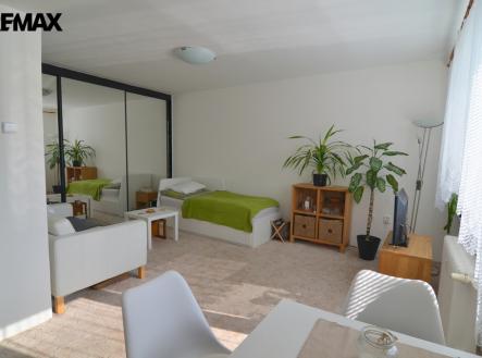 Pronájem bytu, 1+kk, 37 m²