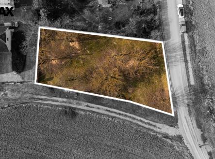 poz-vyraz-bw.jpg | Prodej - pozemek pro bydlení, 1 045 m²