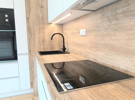 whatsapp-image-2026-03-19-at-09.02.23.jpeg | Pronájem bytu, 2+kk, 80 m²