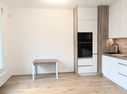 whatsapp-image-2026-03-24-at-22.14.44.jpeg | Pronájem bytu, 2+kk, 80 m²