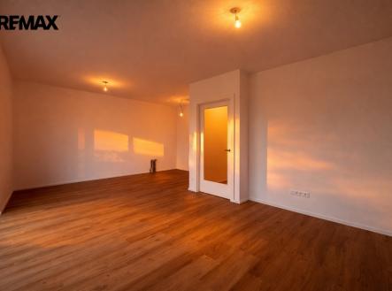 bez-nabytku-obyvaci-pokoj2.jpeg | Prodej - dům/vila, 113 m²