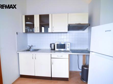 detail kuchyně | Pronájem bytu, 1+kk, 35 m²