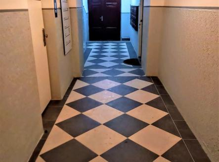 ch1.jpg | Pronájem bytu, 2+1, 82 m²