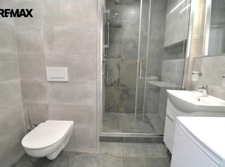 koupelna s WC | Pronájem bytu, 2+kk, 43 m²