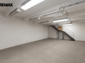Pronájem - skladovací prostor, 140 m²