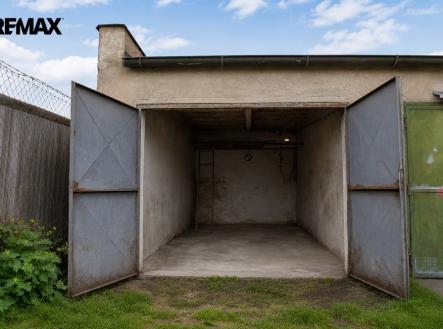 a41c04bd-d5be-4e8f-8fa4-cf3bb03747e0.jpeg | Prodej - malý objekt/garáž