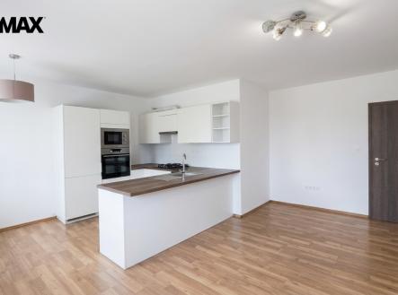 Kuchyň s obývacím pokojem | Pronájem bytu, 3+kk, 70 m²