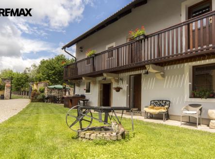 pohled na mlýn a nádvoří | Prodej - zemědělský objekt, 128 985 m²