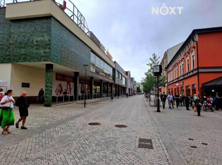 Pronájem - komerční objekt, obchodní centrum, 330 m²
