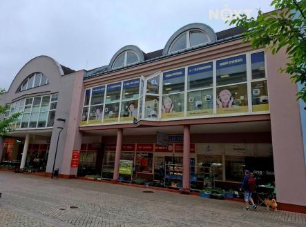 Pronájem - komerční objekt, obchodní centrum, 330 m²