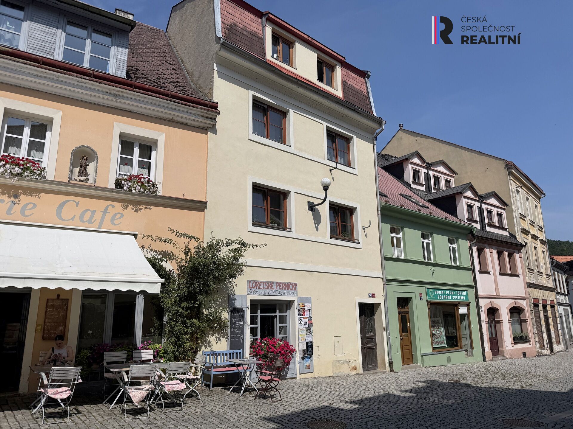 Prodej bytového domu v Lokti