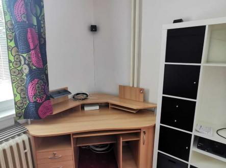 OP, pracovní stůl | Pronájem bytu, 1+kk, 29 m²