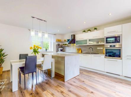 Merge-Podlesin-Vyminek-05262025_161732.jpg | Prodej - dům/vila, 171 m²