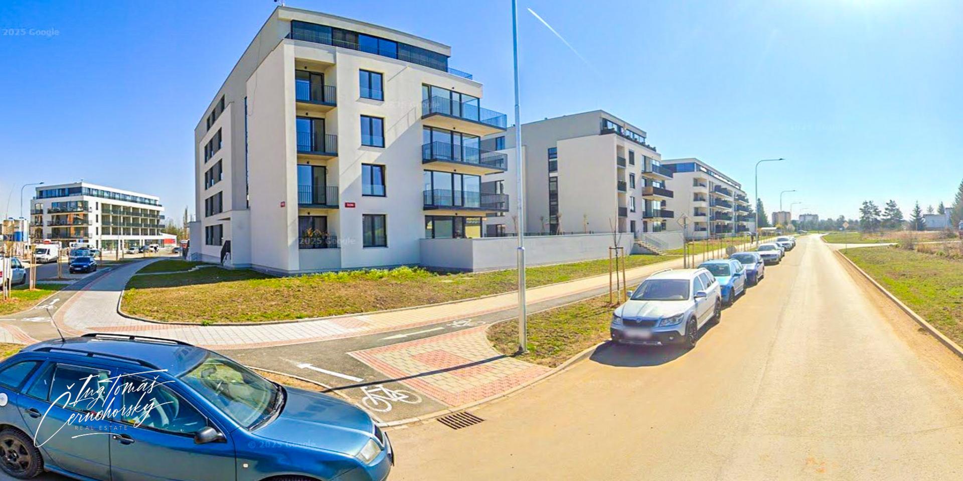 Street View 360 1 cut.jpg