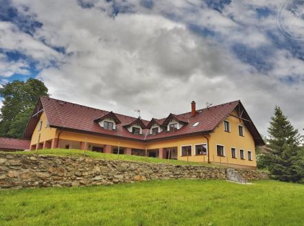 . | Prodej - dům/vila, 700 m²