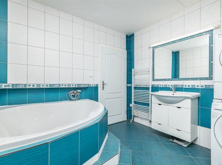 . | Prodej - dům/vila, 200 m²