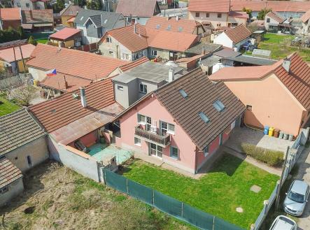 . | Prodej - dům/vila, 200 m²