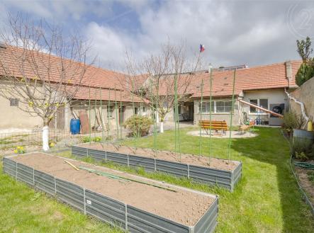 . | Prodej - dům/vila, 200 m²