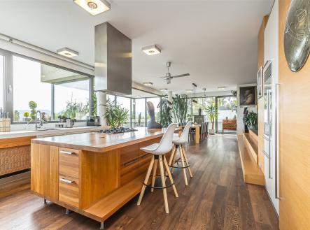 . | Prodej - dům/vila, 452 m²