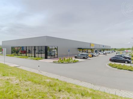 . | Pronájem - obchodní prostor, 410 m²