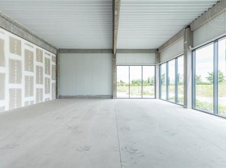 . | Pronájem - obchodní prostor, 410 m²