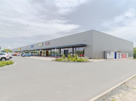 . | Pronájem - obchodní prostor, 253 m²