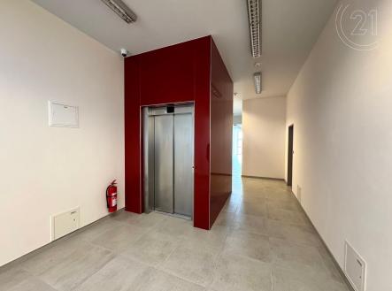 . | Pronájem bytu, garsoniéra, 28 m²