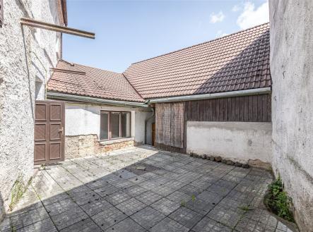 . | Prodej - dům/vila, 330 m²