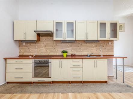 . | Prodej - dům/vila, 330 m²