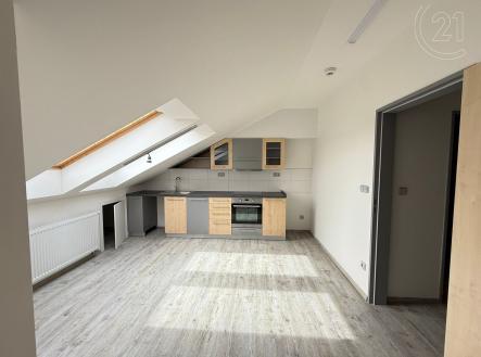 Místnost s kuchyňským koutem | Pronájem bytu, 1+1, 54 m²