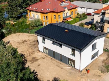Pohled dron na dům_JJZ_PS_30 m_raw | Prodej - dům/vila, 157 m²