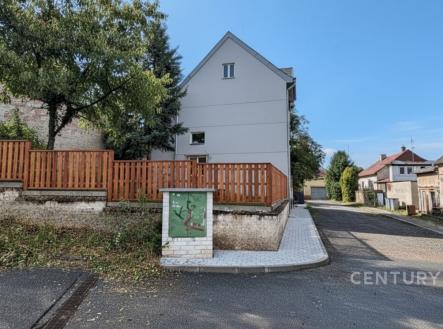 . | Prodej - dům/vila, 200 m²