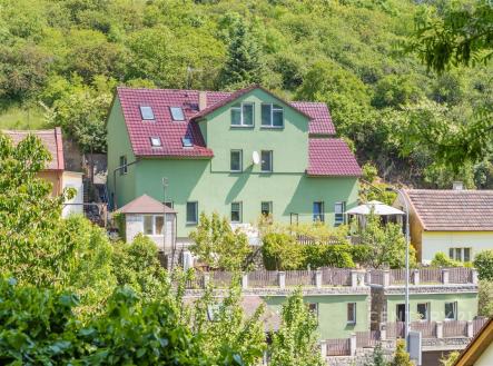 Pohled na dům č.2 | Prodej - dům/vila, 315 m²