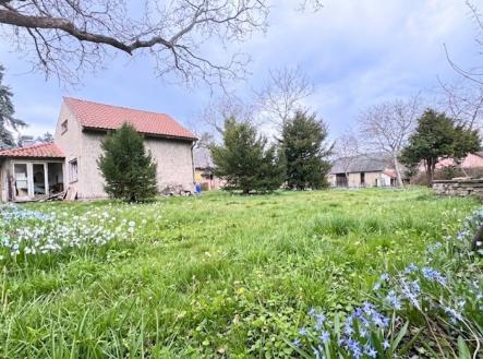 . | Prodej - pozemek pro bydlení, 858 m²