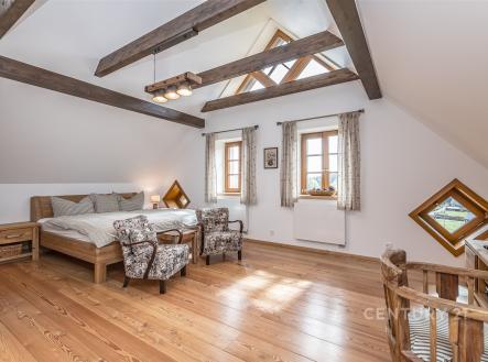 . | Prodej - dům/vila, 293 m²