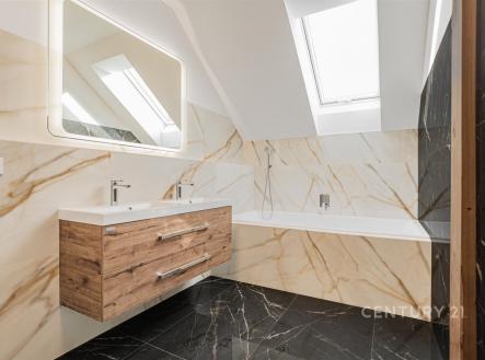 . | Pronájem - dům/vila, 149 m²