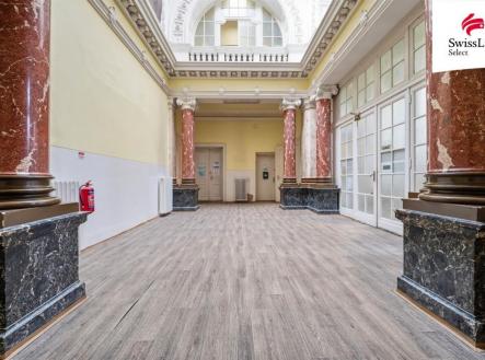 fotografie | Prodej - obchodní prostor, 1 159 m²