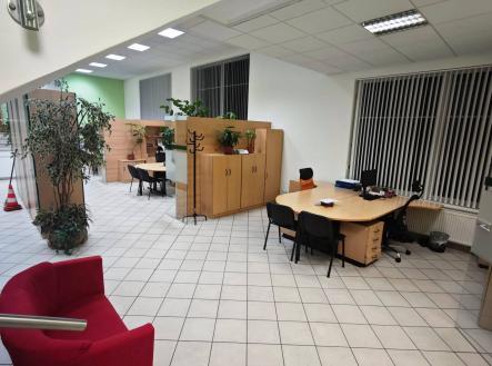 Bez popisku | Pronájem - kanceláře, 353 m²