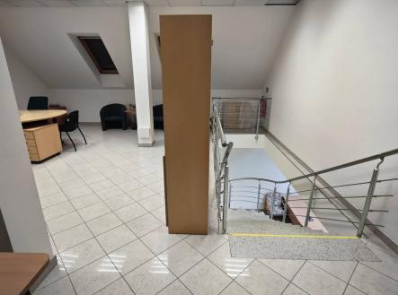 Bez popisku | Pronájem - kanceláře, 353 m²
