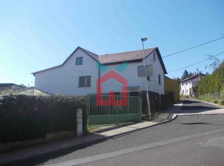 dÖm-boün° pohled z ulice | Prodej - dům/vila, 265 m²