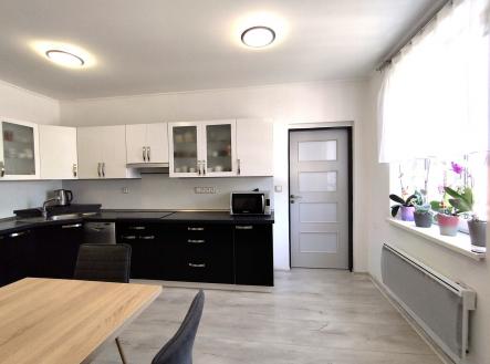 Pronájem bytu, 3+1, 97 m²