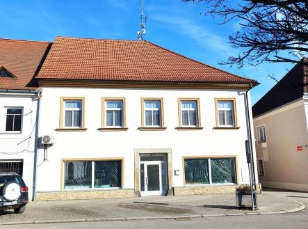 Pronájem - obchodní prostor