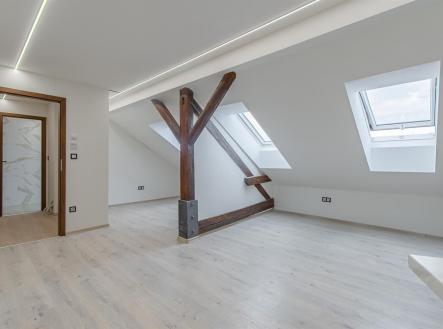 . | Pronájem bytu, 1+kk, 48 m²
