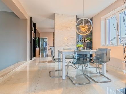 . | Prodej - dům/vila, 275 m²